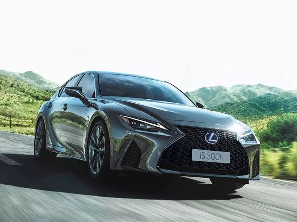 Dịch vụ thay Kính chắn gió xe Lexus IS 250 tận nơi